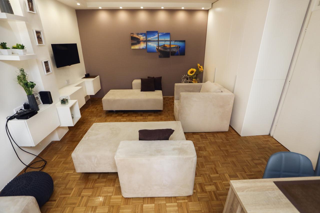 Modern Apartment With Free Parking Novi Sad Bagian luar foto